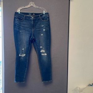 Old Navy women’s plus size 18 denim ripped distressed jeans super skinny fit
